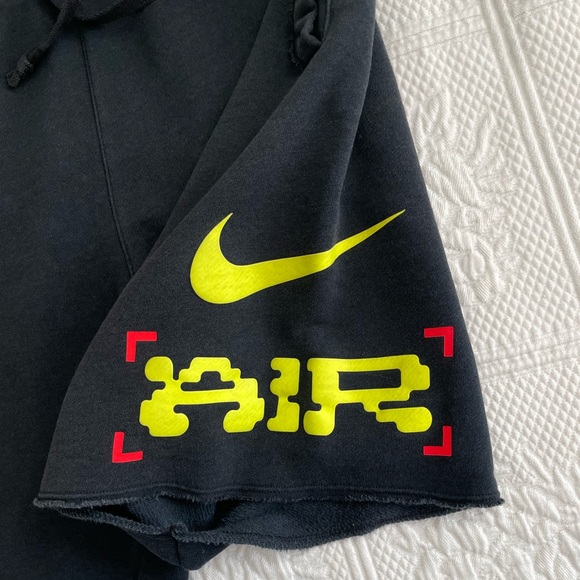 Nike Athletic Catching Air Alumni Fleece Sweat Shorts Men Small Black Neon - Picture 2 of 13